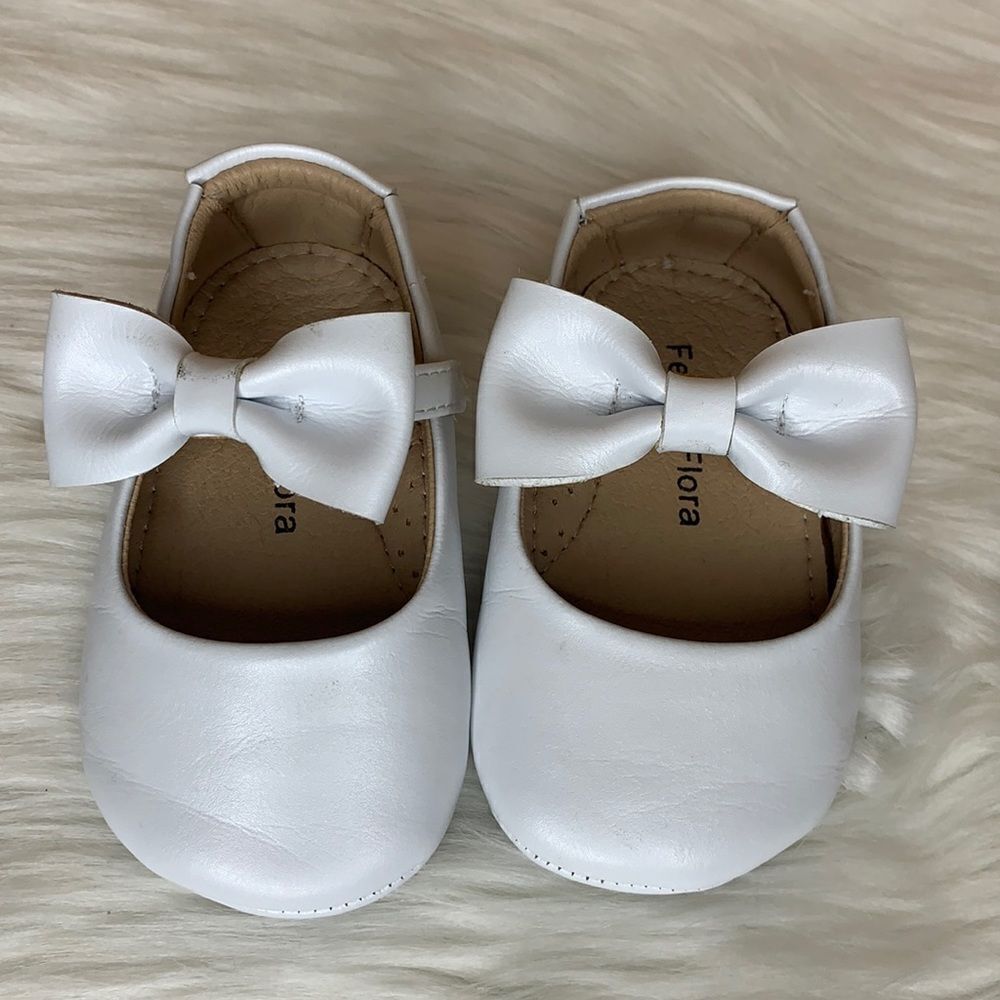 Felix & Flora White Bow Mary Jane Soft Sole Dress Shoes 120